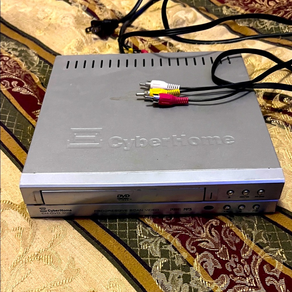 Silver Retro DVD Player with cords!!